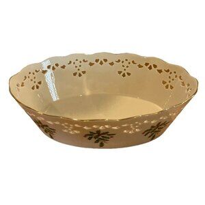 Lenox Holiday Pierced Oval Serving Bowl Gold Rim Holly Berry USA 9 Inch‎